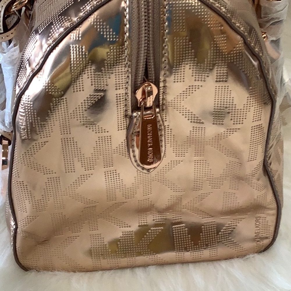 NEW Michael Kors
Grayson Medium Mirror Metallic - Rose Gold Leather Satchel - Picture 10 of 15